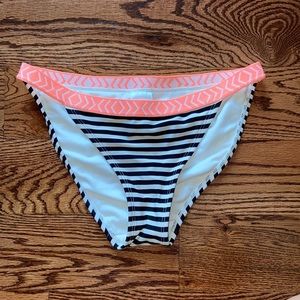 Xhileration Swim Bottoms Size M